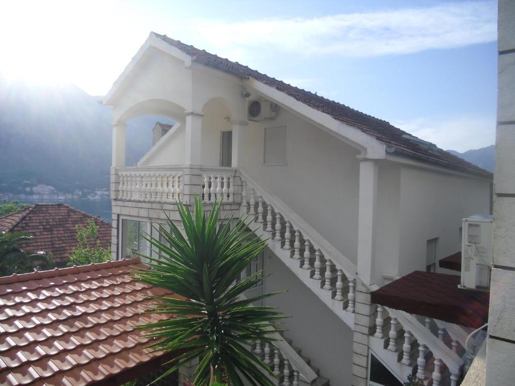 Apartments Coso Zlatne Njive Bb Kotor Exterior photo